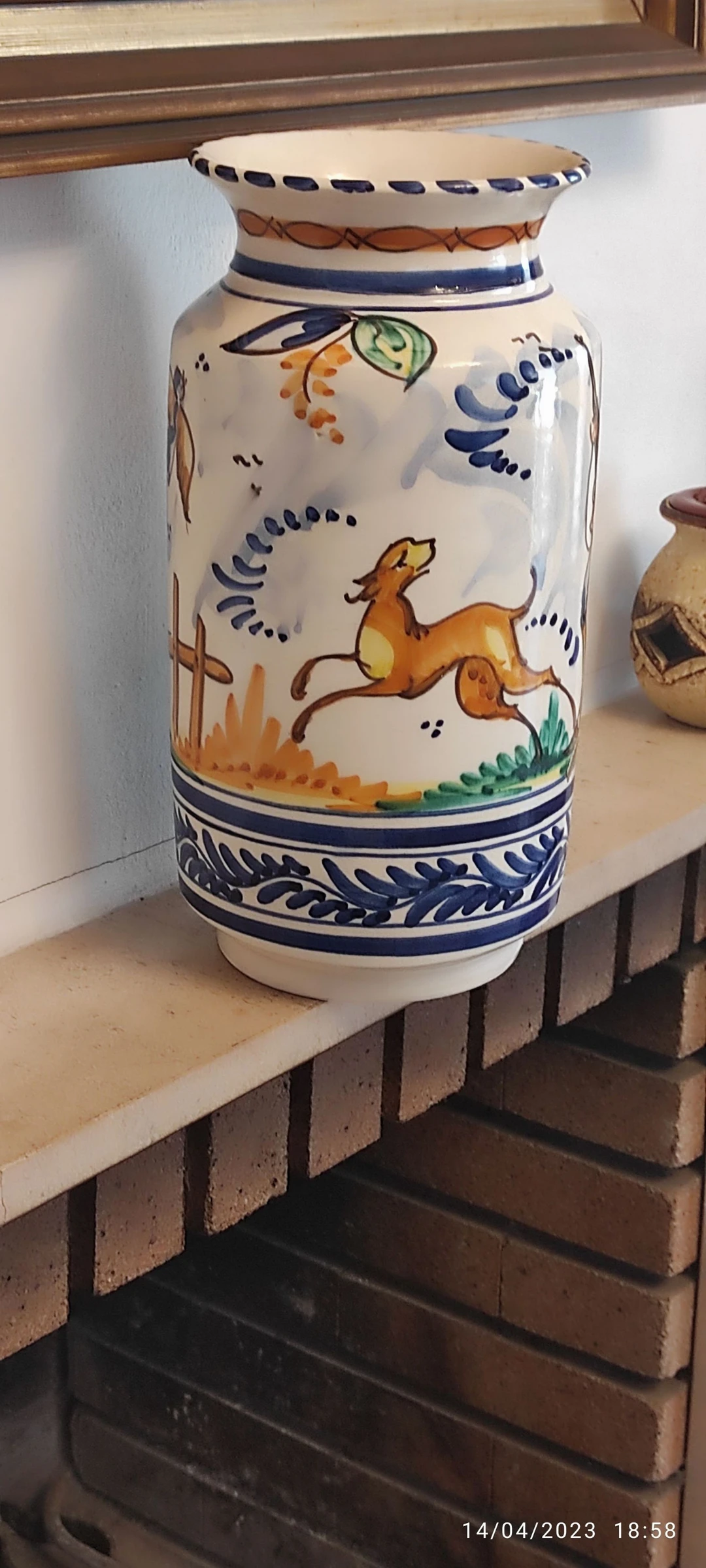 Sevillian ceramic flower vase hunting – photo 3